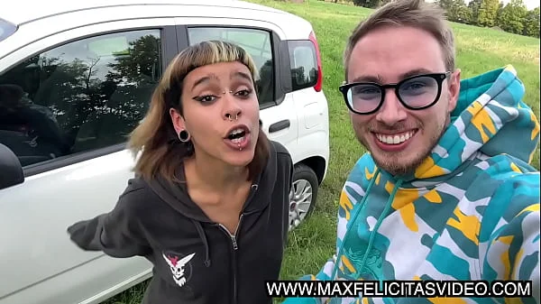 MAX FELICITAS SCOPA IN MACCHINA UNA FIAT PANDA MOON COMELALUNA RAGAZZA 18 ENNE ITALIANA