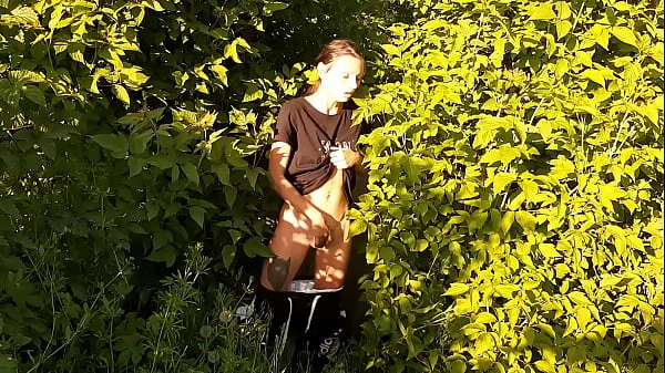 Risky public female masturbation in nature - Girls fly orgasm