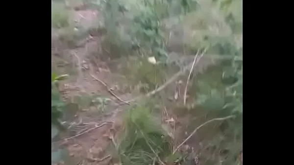 Una rica chupada en el bosque