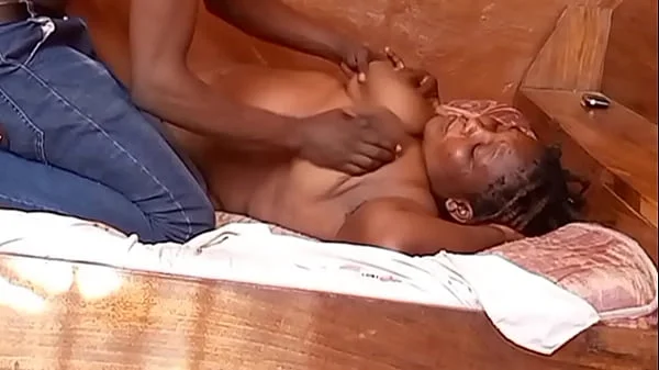 Mature woman from surulere pays to get fucked with a bottle, FULL VIDEO ON RED