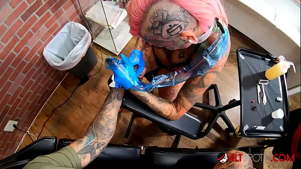 Big titty Evilyn Ink tattoos Sascha then gets fucked