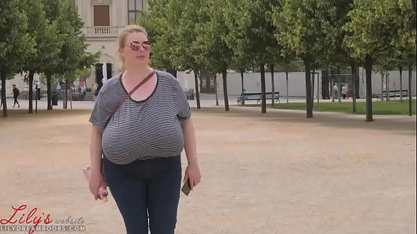 saggy tits no bra in public