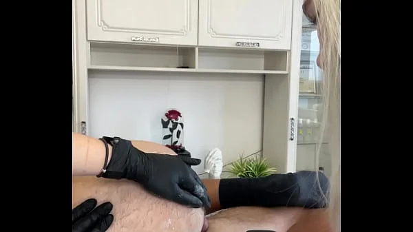 During a shaving lesson, a client Cumshot on my student