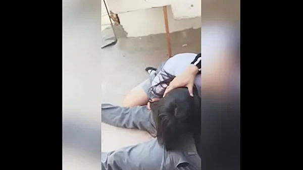 Estudiantes de la Técnica no se Aguantaron las Ganas en el Patio! Buena Chupada de una NENA COLEGIALA en ESCUELA de México! Amateur Publico! (Segunda Parte)