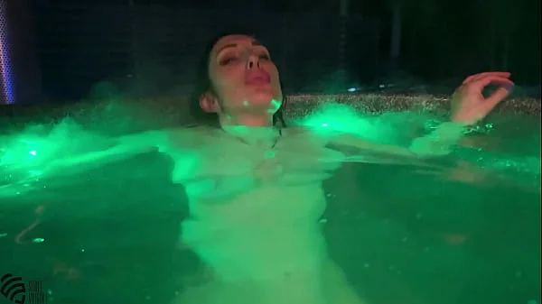 Hot MILF cums in a hot tub