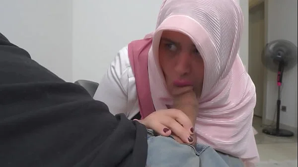 SHE IS SHOCKED! I take the risk of getting my cock out in front of Hijab woman.